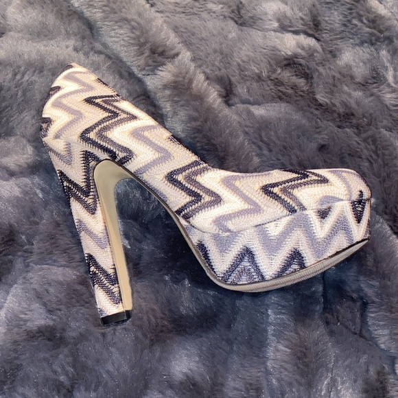 🔴Women’s Madden Platform 5” Heels 👠 - Picture 6 of 7